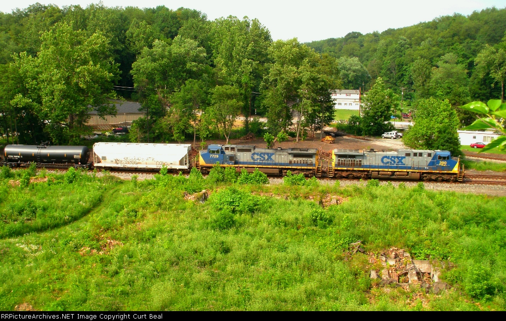 CSX 390 and 7729